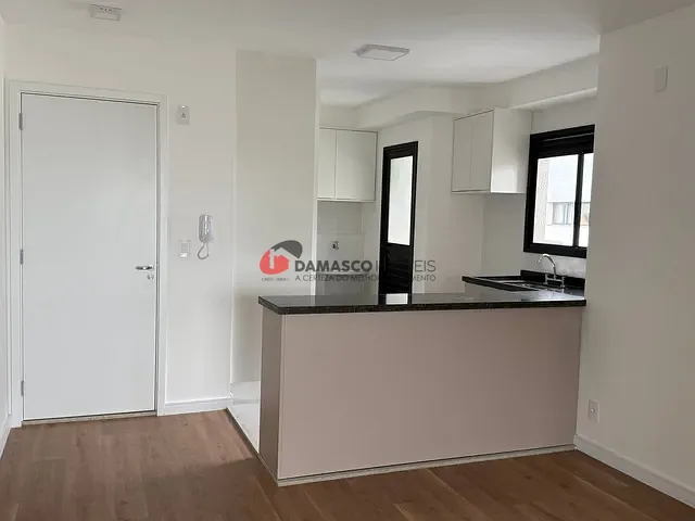Apartamento 2 quartos e 2 banheiros, para alugar, no bairro Parque das Nações em Santo André