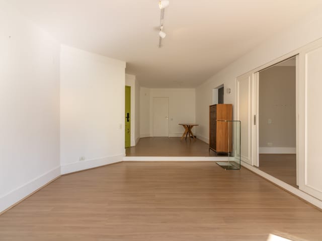 Foto do Apartamento - Apartamento tipo para venda com 2 quartos, sendo 2 suítes, 127m² | Lares e Andares Imóveis