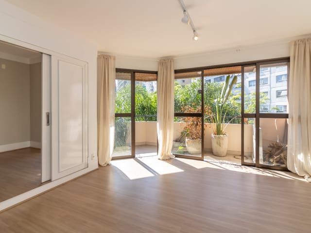 Foto do Apartamento - Apartamento tipo para venda com 2 quartos, sendo 2 suítes, 127m² | Lares e Andares Imóveis