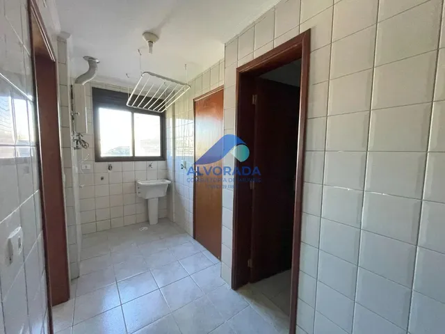 Apartamento com 10m² 4 quartos e 1 banheiro, para alugar, no bairro Vila Rubi em São José Dos Campos