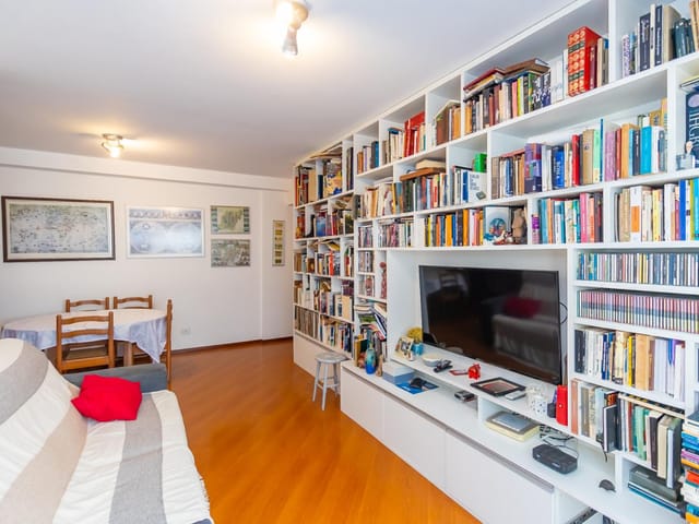 Apartamento 3 quartos e 2 banheiros, à venda, no bairro Campo Comprido em Curitiba