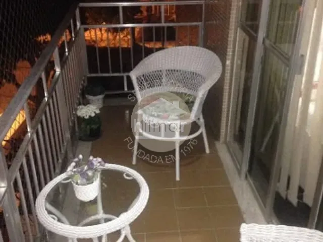 Apartamento 2 quartos e 2 banheiros, à venda, no bairro Ramos em Rio de Janeiro