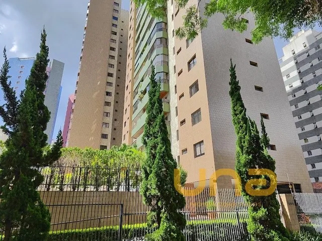 Apartamento 3 quartos e 2 banheiros, para alugar, no bairro AGUA VERDE em Curitiba
