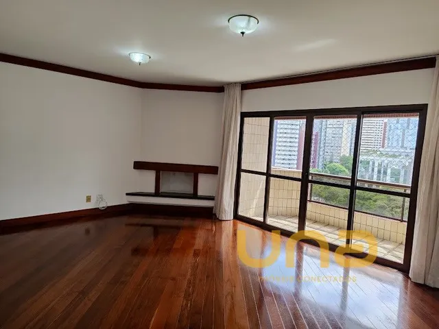 Apartamento 3 quartos e 2 banheiros, para alugar, no bairro AGUA VERDE em Curitiba
