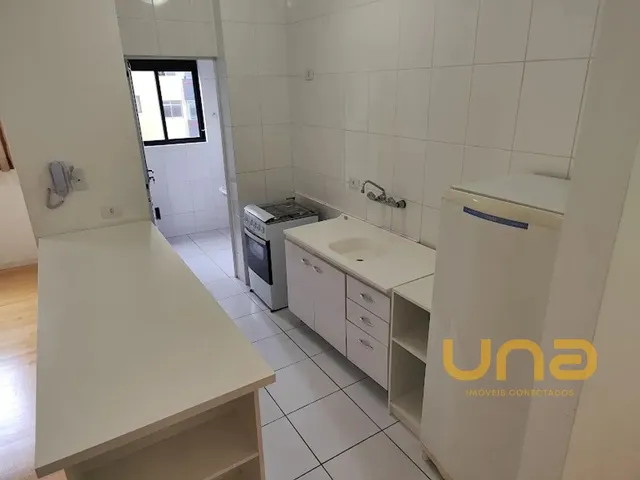 Apartamento 2 quartos e 1 banheiro, para alugar, no bairro CENTRO em Curitiba