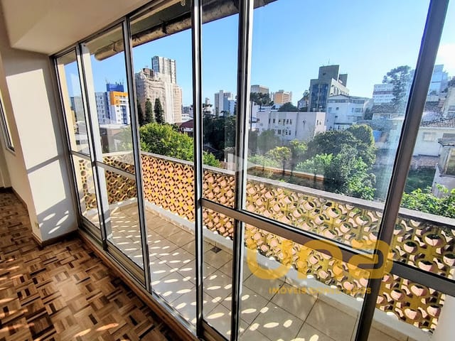 Apartamento 3 quartos e 1 banheiro, para alugar, no bairro ALTO DA GLORIA em Curitiba