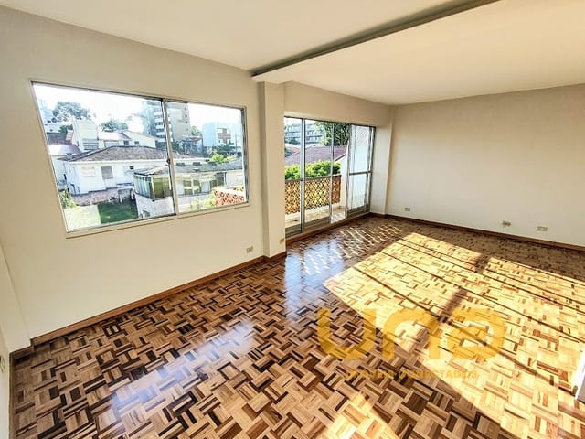 Apartamento 3 quartos e 1 banheiro, para alugar, no bairro ALTO DA GLORIA em Curitiba