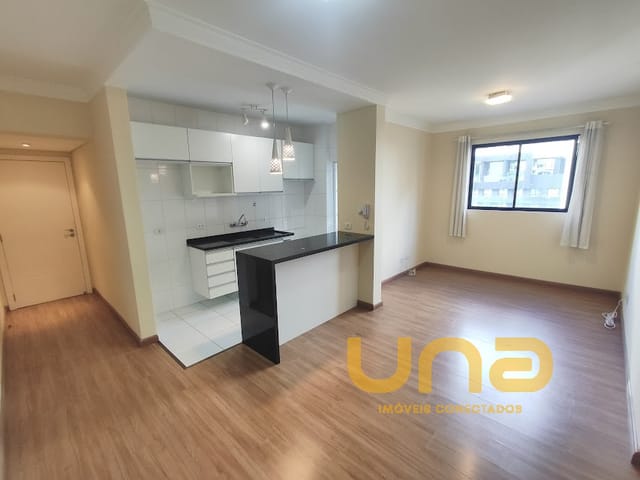 Apartamento 2 quartos e 1 banheiro, para alugar, no bairro CENTRO em Curitiba