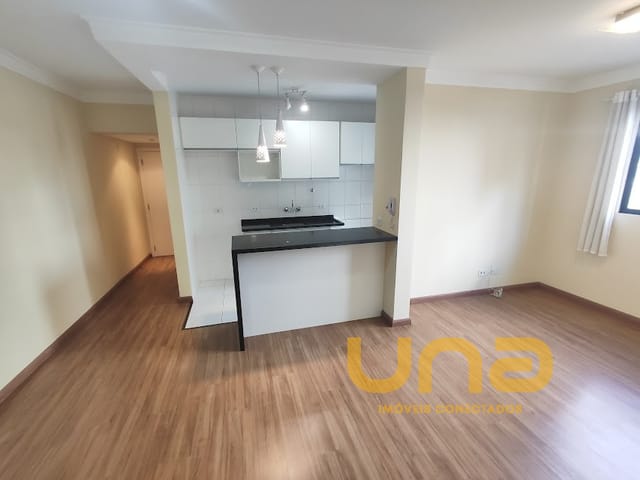Apartamento 2 quartos e 1 banheiro, para alugar, no bairro CENTRO em Curitiba