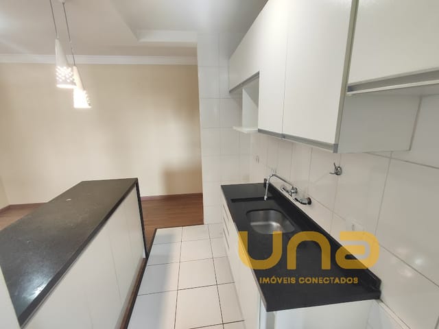 Apartamento 2 quartos e 1 banheiro, para alugar, no bairro CENTRO em Curitiba