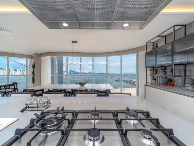 Apartamento com 464m² 4 quartos e 5 banheiros, à venda, no bairro Centro em Balneário Camboriú