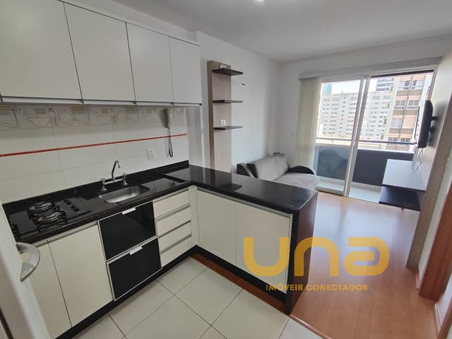 Apartamento 1 quarto e 1 banheiro, para alugar, no bairro CENTRO em Curitiba