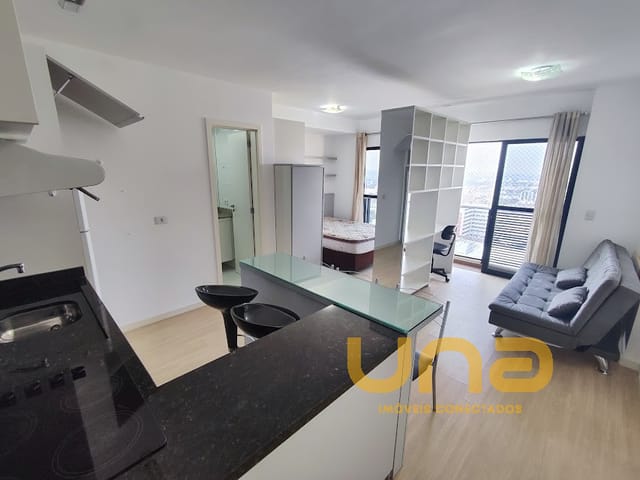 Apartamento 1 quarto e 1 banheiro, para alugar, no bairro CENTRO em Curitiba