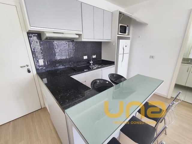 Apartamento 1 quarto e 1 banheiro, para alugar, no bairro CENTRO em Curitiba
