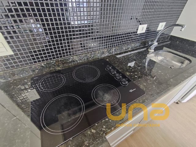 Apartamento 1 quarto e 1 banheiro, para alugar, no bairro CENTRO em Curitiba