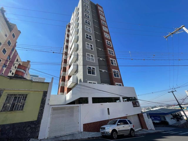 Locação - Apartamento com 2 quartos (sendo 1 suíte), 1 vaga, Ed. Residencial Mar del Plata - Centro.