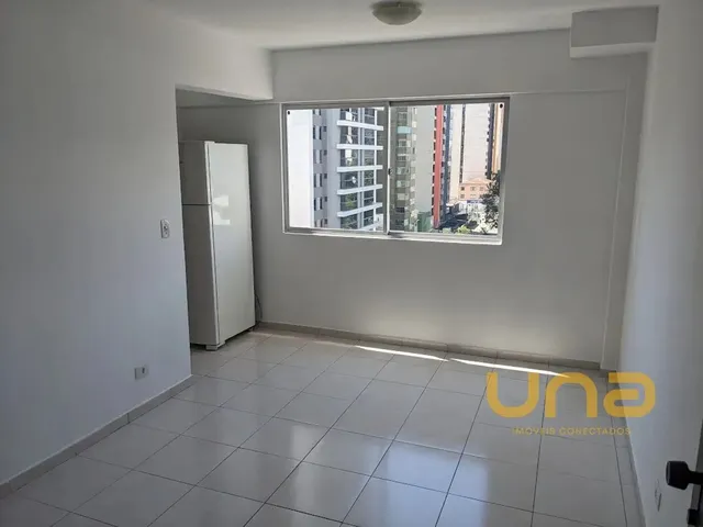 Apartamento 1 quarto e 1 banheiro, para alugar, no bairro CENTRO em Curitiba