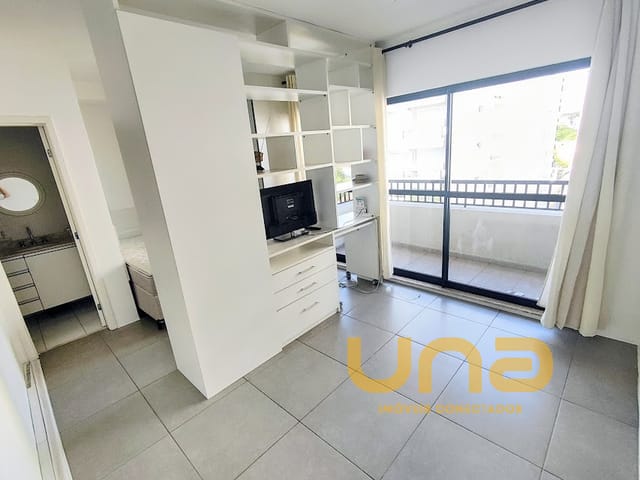 Apartamento 1 quarto e 1 banheiro, para alugar, no bairro CENTRO em Curitiba