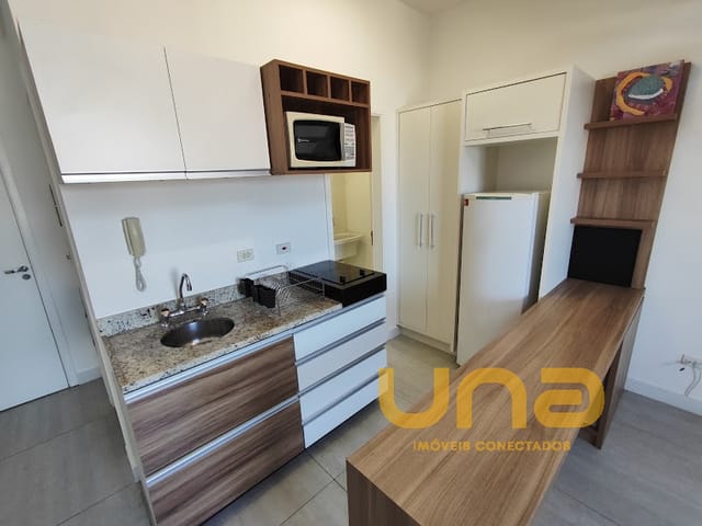 Apartamento 1 quarto e 3 banheiros, para alugar, no bairro CENTRO em Curitiba