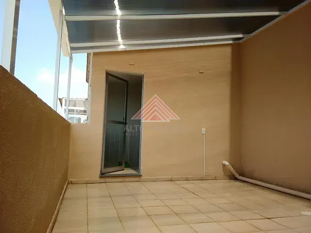 Apartamento 2 quartos e 2 banheiros, à venda, no bairro Parque São Vicente em Mauá