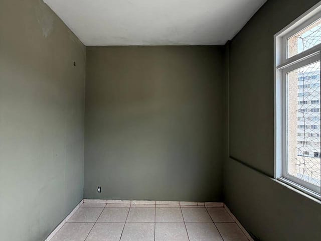 Apartamento à venda ou para alugar, no bairro Centro em Petrópolis