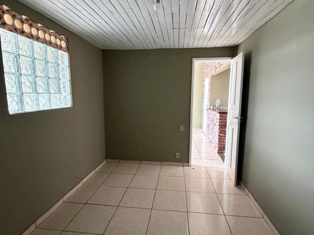 Apartamento à venda ou para alugar, no bairro Centro em Petrópolis