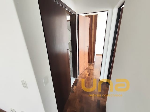 Apartamento 2 quartos e 2 banheiros, para alugar, no bairro CENTRO em Curitiba