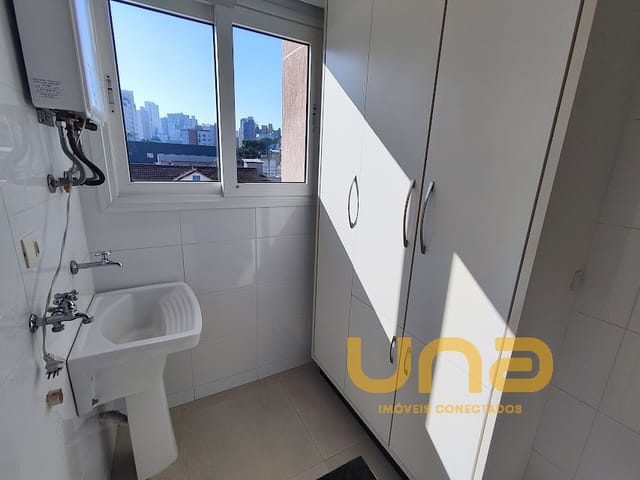 Apartamento 2 quartos e 2 banheiros, para alugar, no bairro BATEL em Curitiba