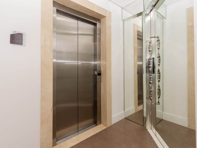 Apartamento com 240m² 4 quartos e 5 banheiros, à venda, no bairro Vila Gomes Cardim em São Paulo