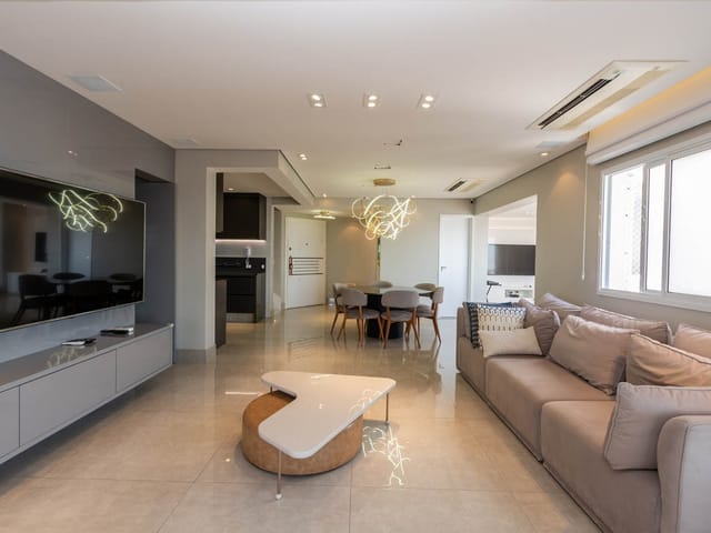 Apartamento com 240m² 4 quartos e 5 banheiros, à venda, no bairro Vila Gomes Cardim em São Paulo