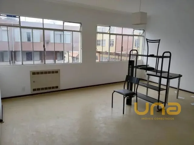 Apartamento 3 quartos e 1 banheiro, para alugar, no bairro CENTRO em Curitiba