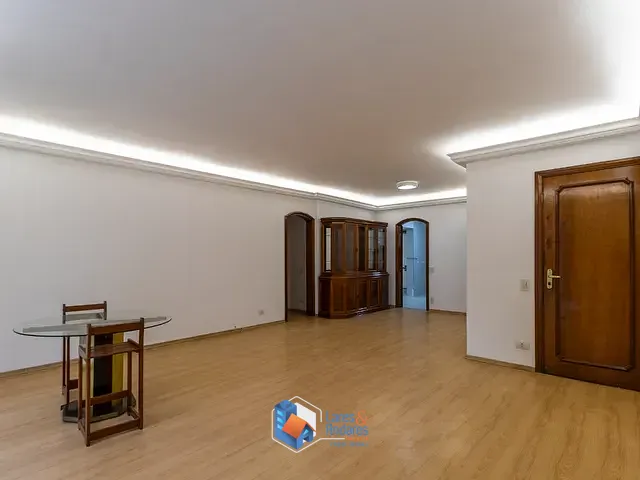 Apartamento com 172m² 3 quartos e 4 banheiros, à venda, no bairro Moema em São Paulo