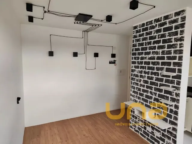 Apartamento 2 quartos e 1 banheiro, à venda, no bairro COLONIA RIO GRANDE em São José Dos Pinhais