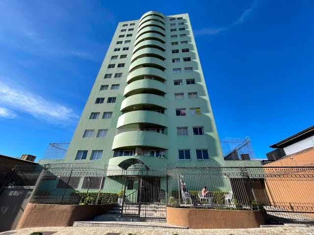 Locação - Apartamento com 3 quartos (sendo 1 suíte), 1 vaga, Cozinha Planejada, 110 m² - Centro, Ponta Grossa.