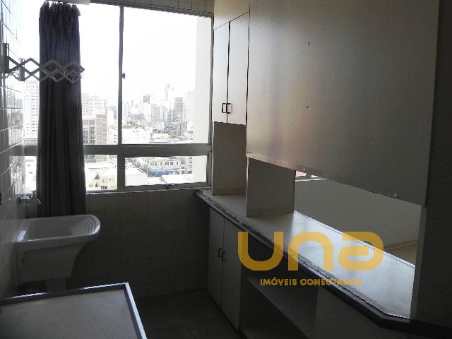 Apartamento 1 quarto e 1 banheiro, à venda, no bairro CENTRO em Curitiba