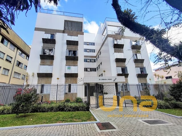 Apartamento 3 quartos e 2 banheiros, para alugar, no bairro AGUA VERDE em Curitiba