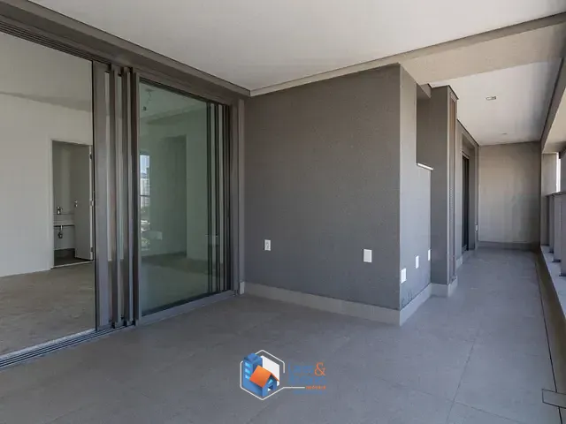 Apartamento com 160m² 3 quartos e 5 banheiros, à venda, no bairro Vila Nova Conceição em São Paulo