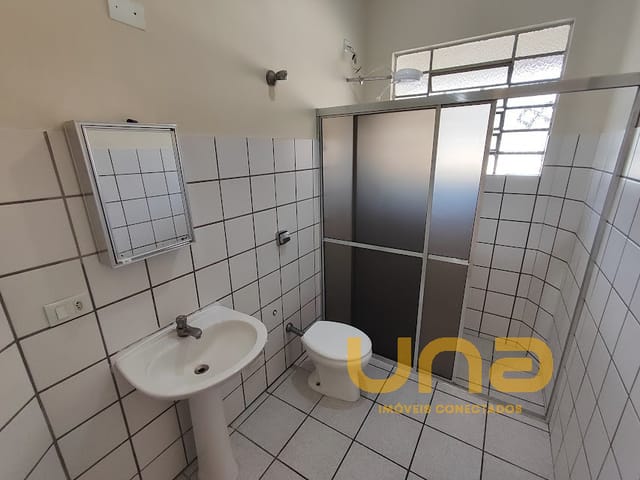 Apartamento 2 quartos e 1 banheiro, para alugar, no bairro AGUA VERDE em Curitiba
