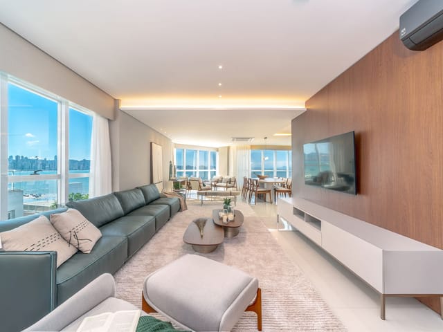 Apartamento com 464m² 4 quartos e 5 banheiros, à venda, no bairro Centro em Balneário Camboriú