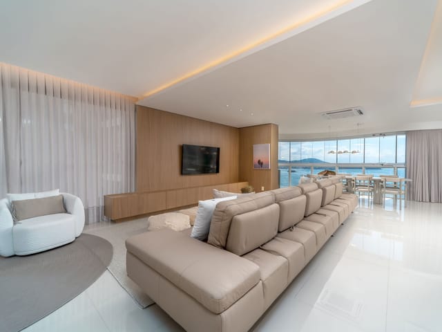 Apartamento com 462m² 4 quartos e 4 banheiros, à venda, no bairro Centro em Balneário Camboriú