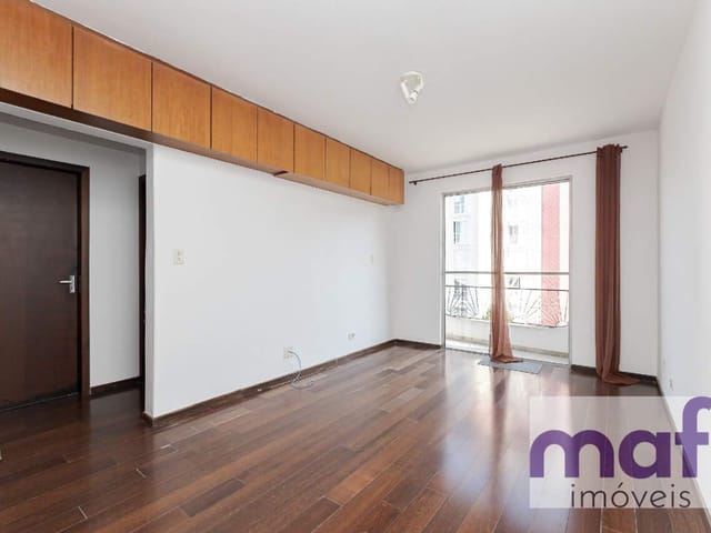 Apartamento 2 quartos e 1 banheiro, para alugar, no bairro Água Verde em Curitiba