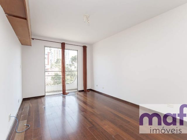 Apartamento 2 quartos e 1 banheiro, para alugar, no bairro Água Verde em Curitiba
