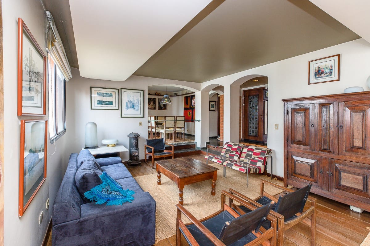 Foto do Apartamento-Apartamento tipo para venda em Moema com 3 quartos, sendo 1 suíte, 210m²