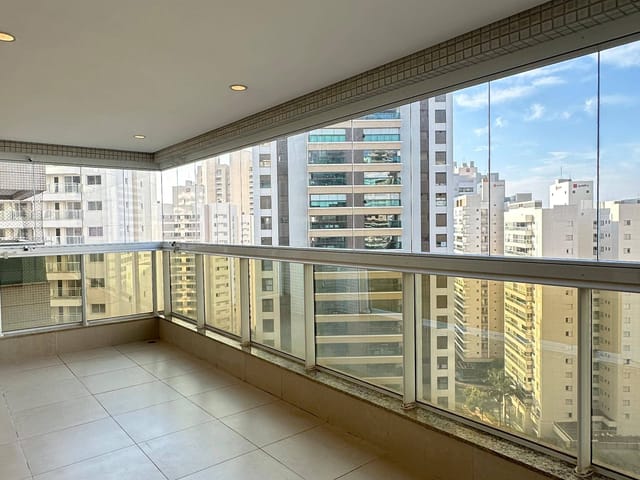 Apartamento com 375m² 3 quartos e 5 banheiros, à venda, no bairro Gleba Palhano em Londrina