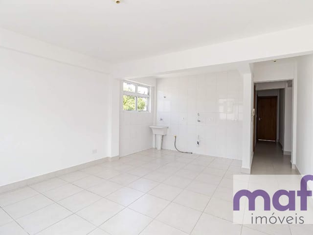 Apartamento com 73m² 2 quartos e 1 banheiro, para alugar, no bairro Centro em Curitiba