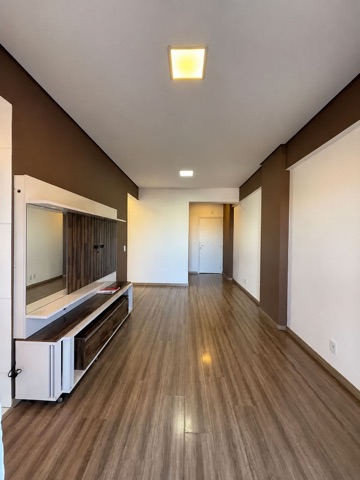Locação - Apartamento com 2 quartos (sendo 1 suíte), 1 vaga, Sacada com churrasqueira, 102 m², Edifício Rio Volga - Centro, Ponta Grossa.
