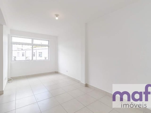 Apartamento com 73m² 2 quartos e 1 banheiro, para alugar, no bairro Centro em Curitiba