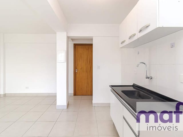 Apartamento com 73m² 2 quartos e 1 banheiro, para alugar, no bairro Centro em Curitiba