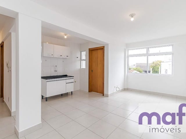 Apartamento com 73m² 2 quartos e 1 banheiro, para alugar, no bairro Centro em Curitiba