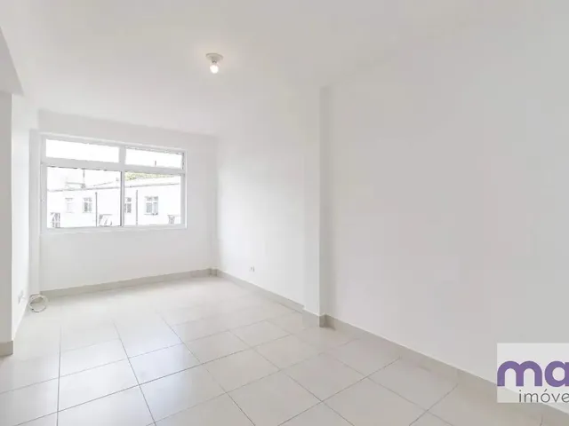 Apartamento com 73m² 2 quartos e 1 banheiro, para alugar, no bairro Centro em Curitiba